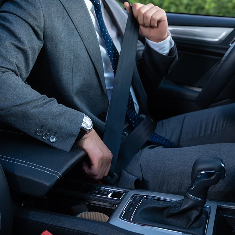 Il principio di lavoro e l'uso della cintura di sicurezza per auto.